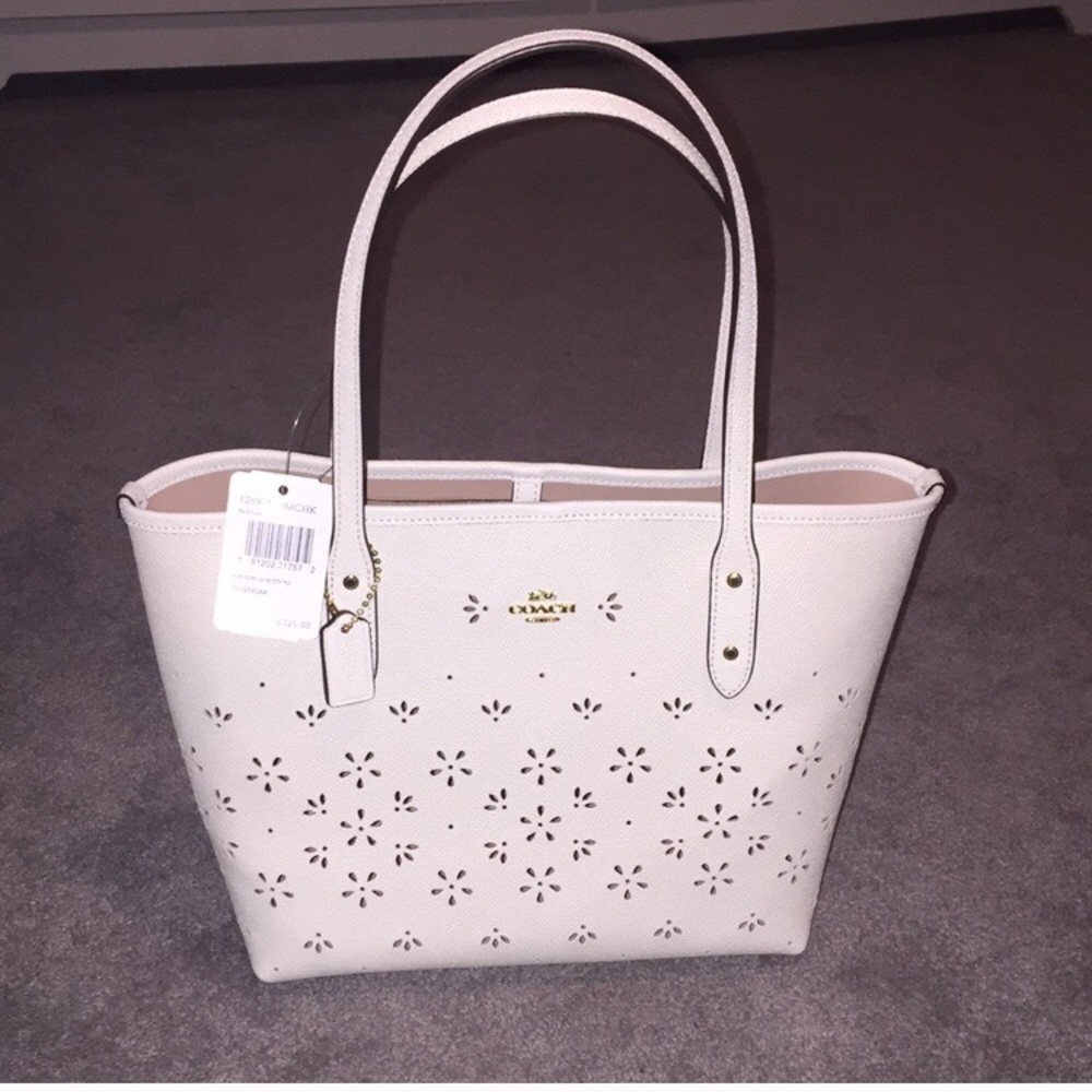 NWT COACH brand new Lexi handbag